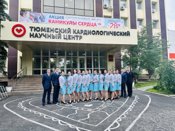 Бортпроводники авикомпании "Ямал" прошли в Кардиоцентре подготовку по сердечно-легочной реанимации