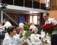 С Днем медицинской сестры!