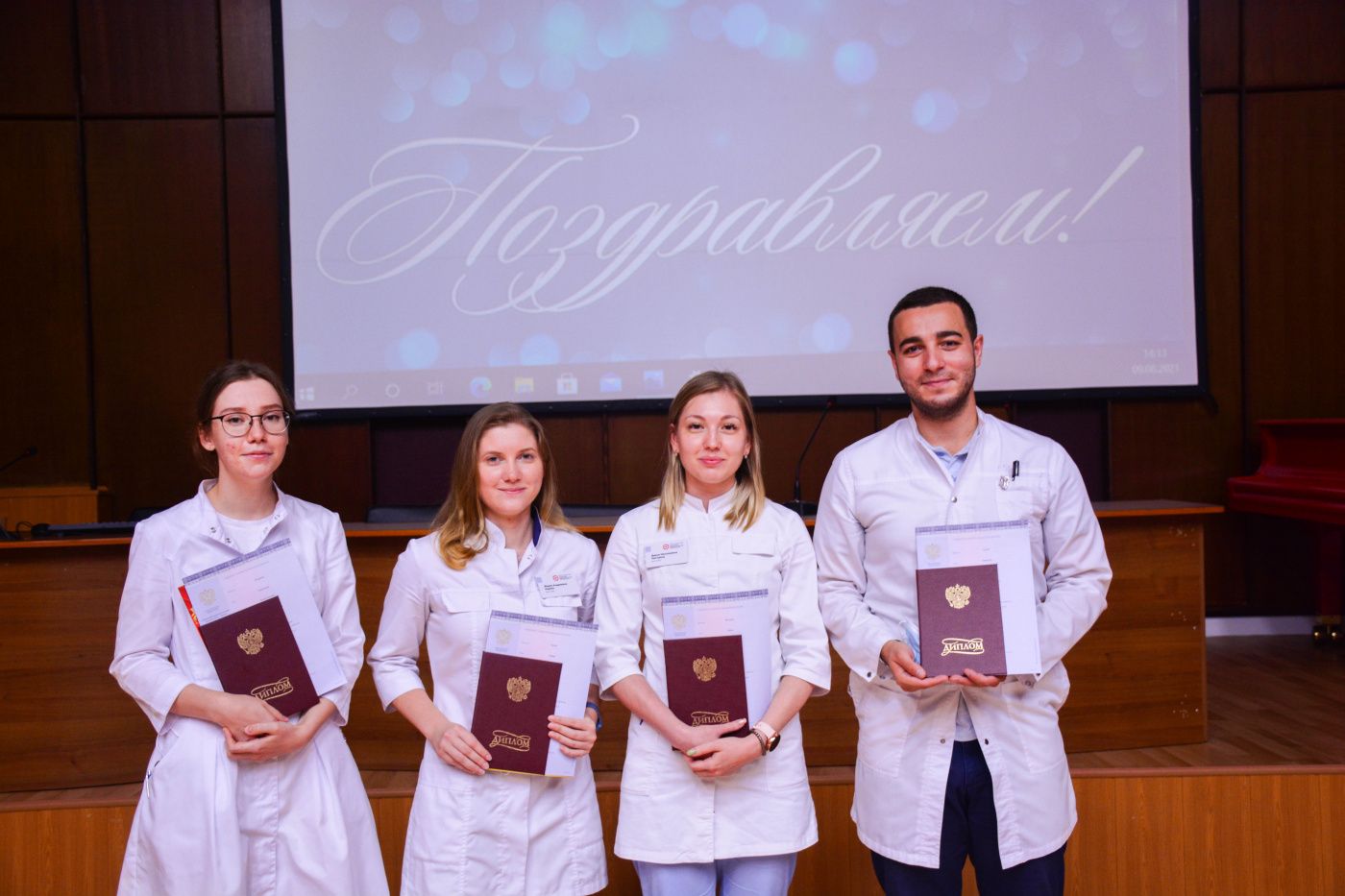 В Кардиоцентре торжественно поздравили ординаторов с завершением обучения