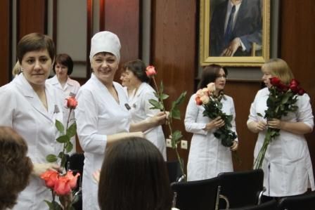 The patients congratulated the nurses of Tyumen Cardiology Center on their professional holiday	title=