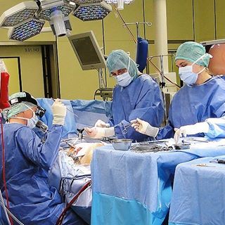 Хирурги Кардиоцентра оперируют пациентов, от которых отказываются другие