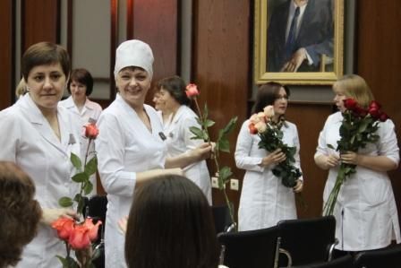The patients congratulated the nurses of Tyumen Cardiology Center on their professional holiday