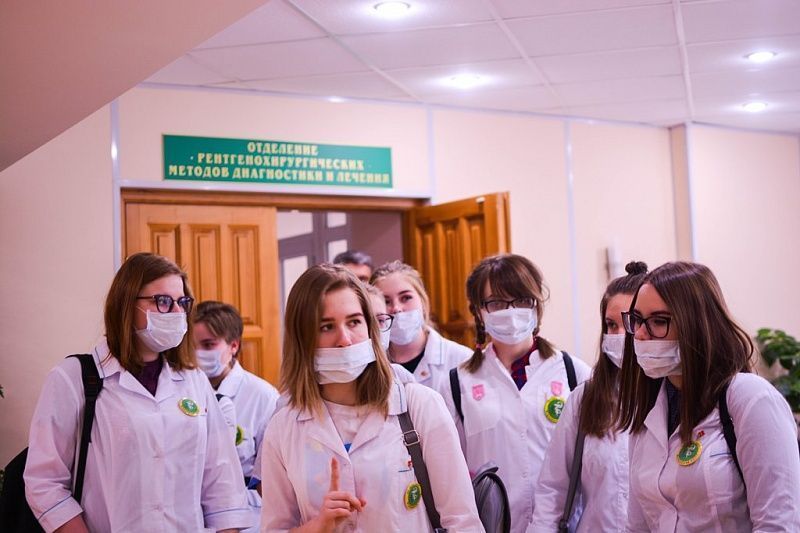 Pupils from Yamal visited Tyumen Cardiology Research Center